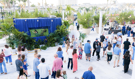 1,800-gallon mermaid tank at Fort Lauderdale Convention Center corporate event
